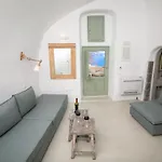 Opsis Cave House