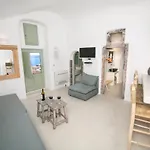 أوبسيس كييف هاوس * أويا