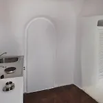 Opsis Cave House * イア