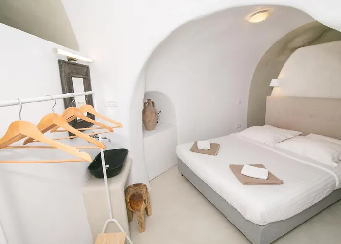 Opsis Cave House Oia